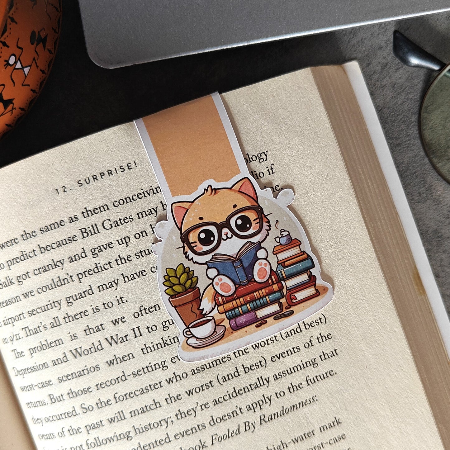 Reading Kitten - Magnetic Bookmark